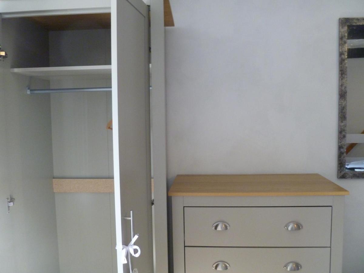 Cosy And Peaceful Maisonette With Terrace, Киддерминстер Экстерьер фото
